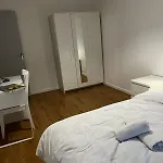 Beautiful Located In A Quiet 公寓