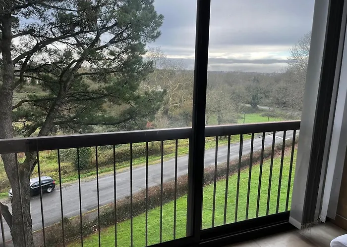 Beautiful Located In A Quiet Apartment *