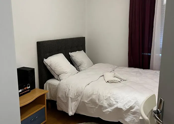 Beautiful Located In A Quiet 아파트 생헤블랑