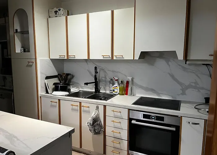 Beautiful Located In A Quiet Apartment